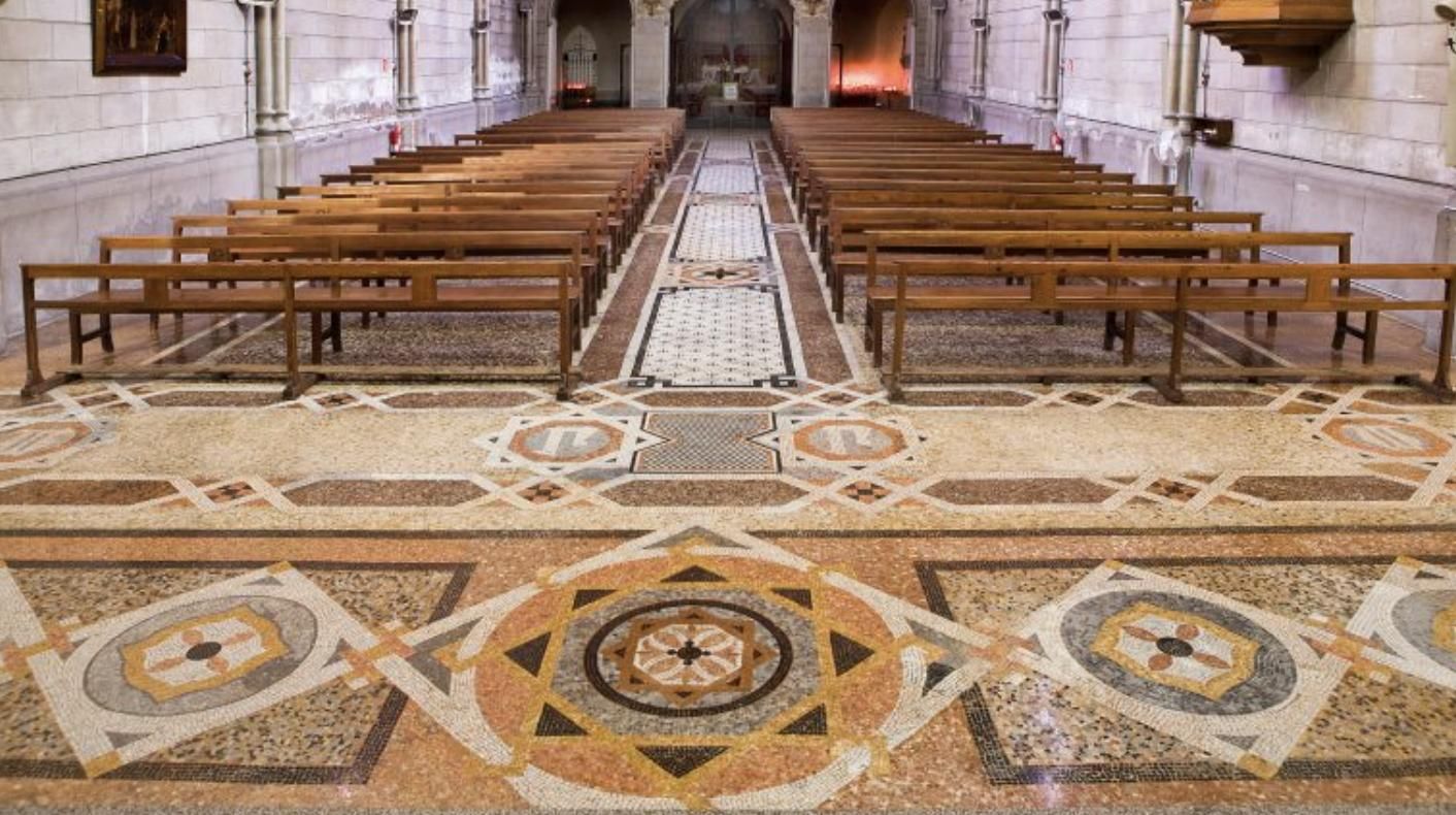 El desconocido mosaido con figuras geométricas que no parece de Gaudí, pero lo es