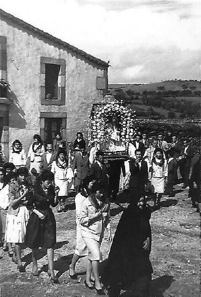 Las gentes de Argusino antes de la inundación