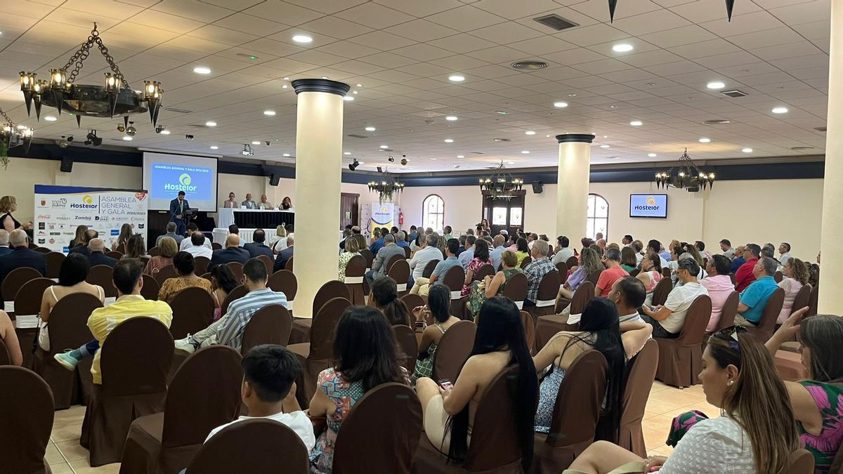 Unas doscientas personas se daban cita en la asamblea general y gala de entrega de premios.