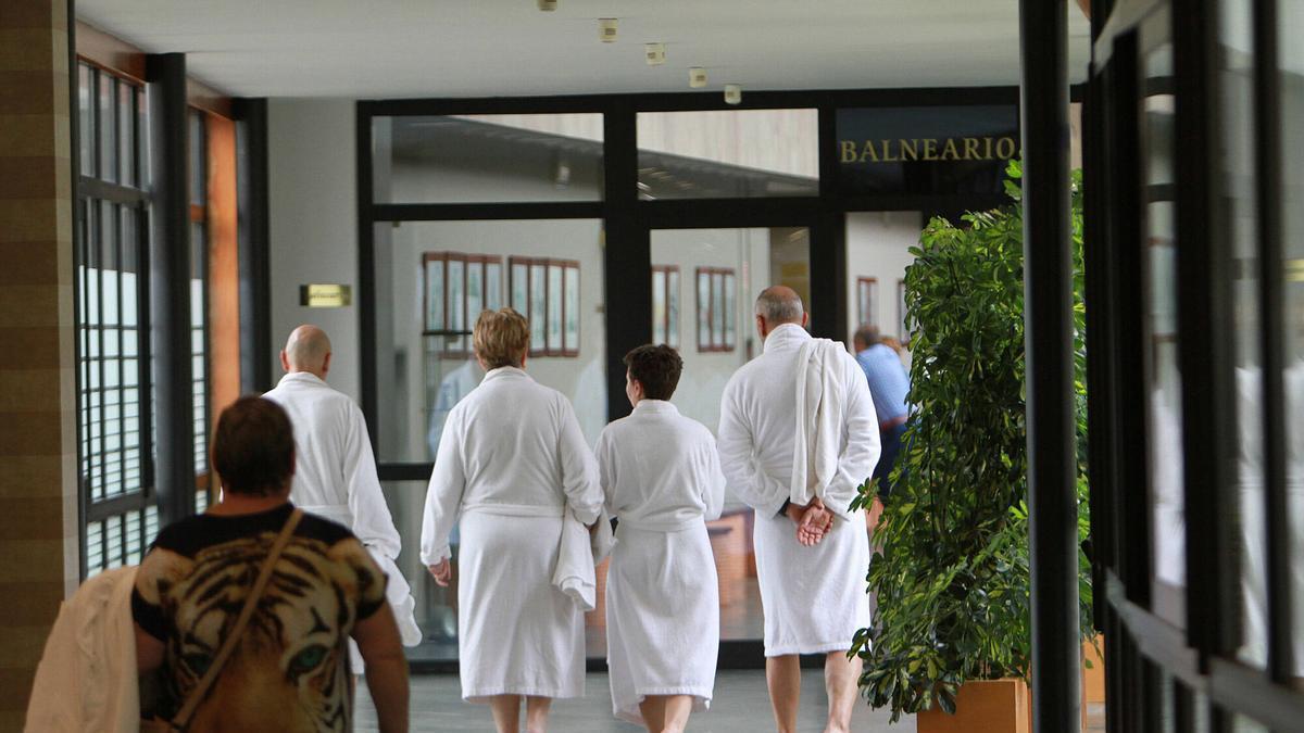 Turistas en el Hotel Balneario Laias Caldaria.