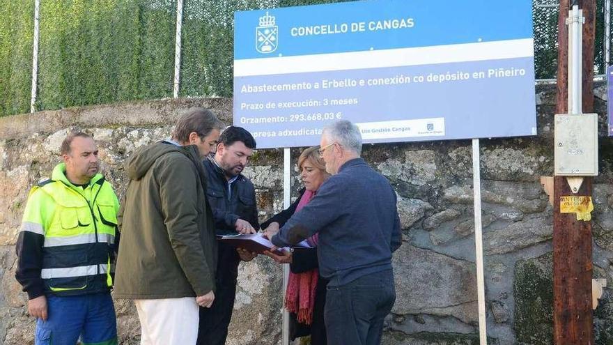 Responsables de la concesionaria cambian impresiones con el alcalde y la edil de Obras. // Gonzalo Núñez