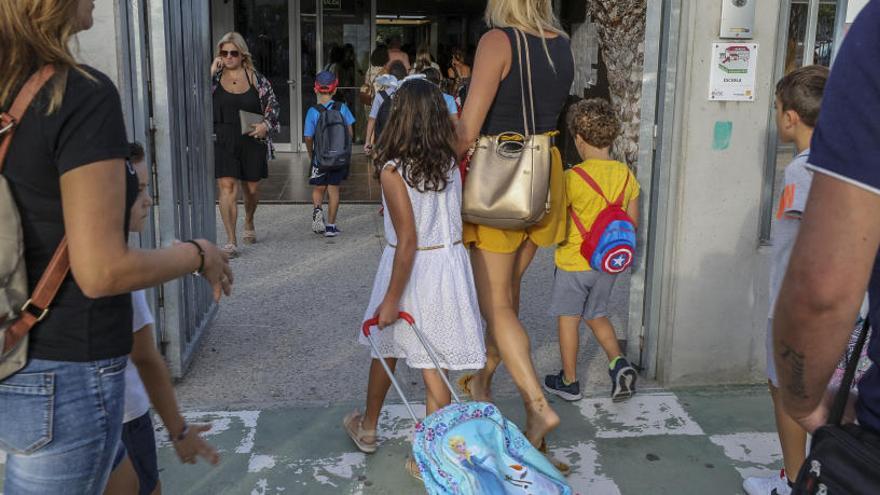 Elche reanuda las clases tras varios días de alerta roja