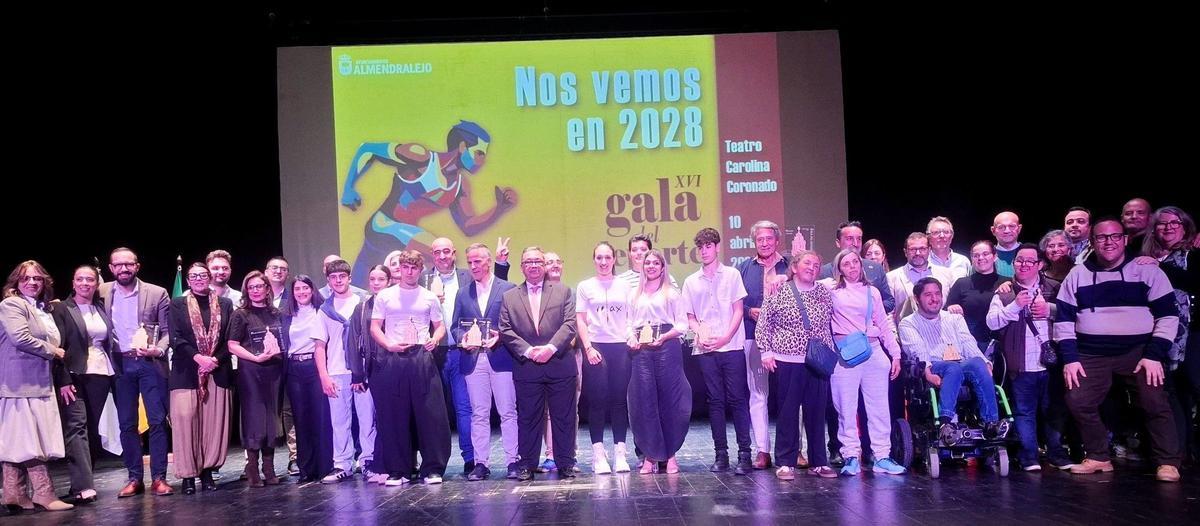 Galardonados en la gala del deporte de Almendralejo.
