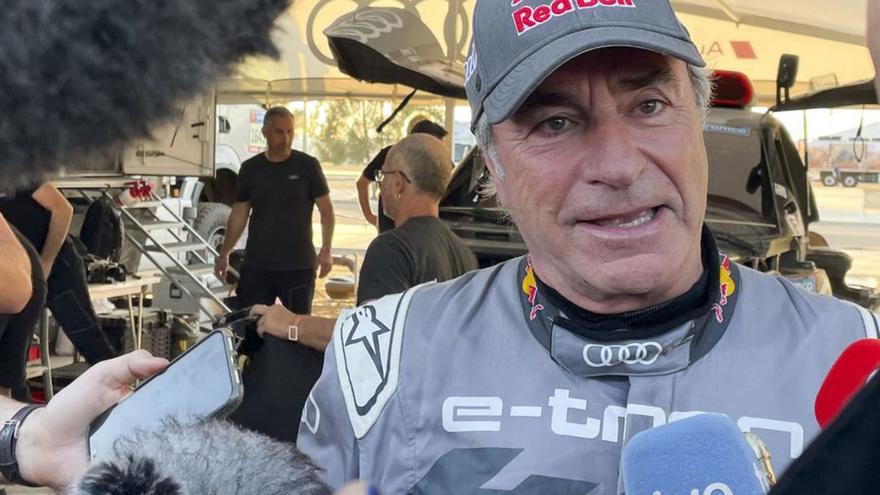 Carlos Sainz acaricia su cuarta victoria en el Dakar
