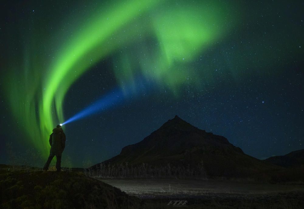 A la recerca d'aurores boreals a Islàndia