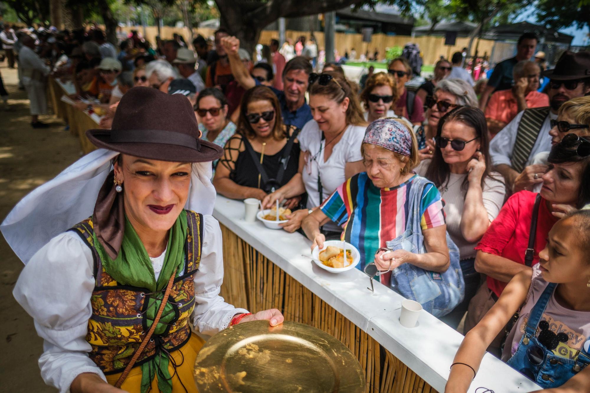 Santa Cruz celebra el Día de Canarias