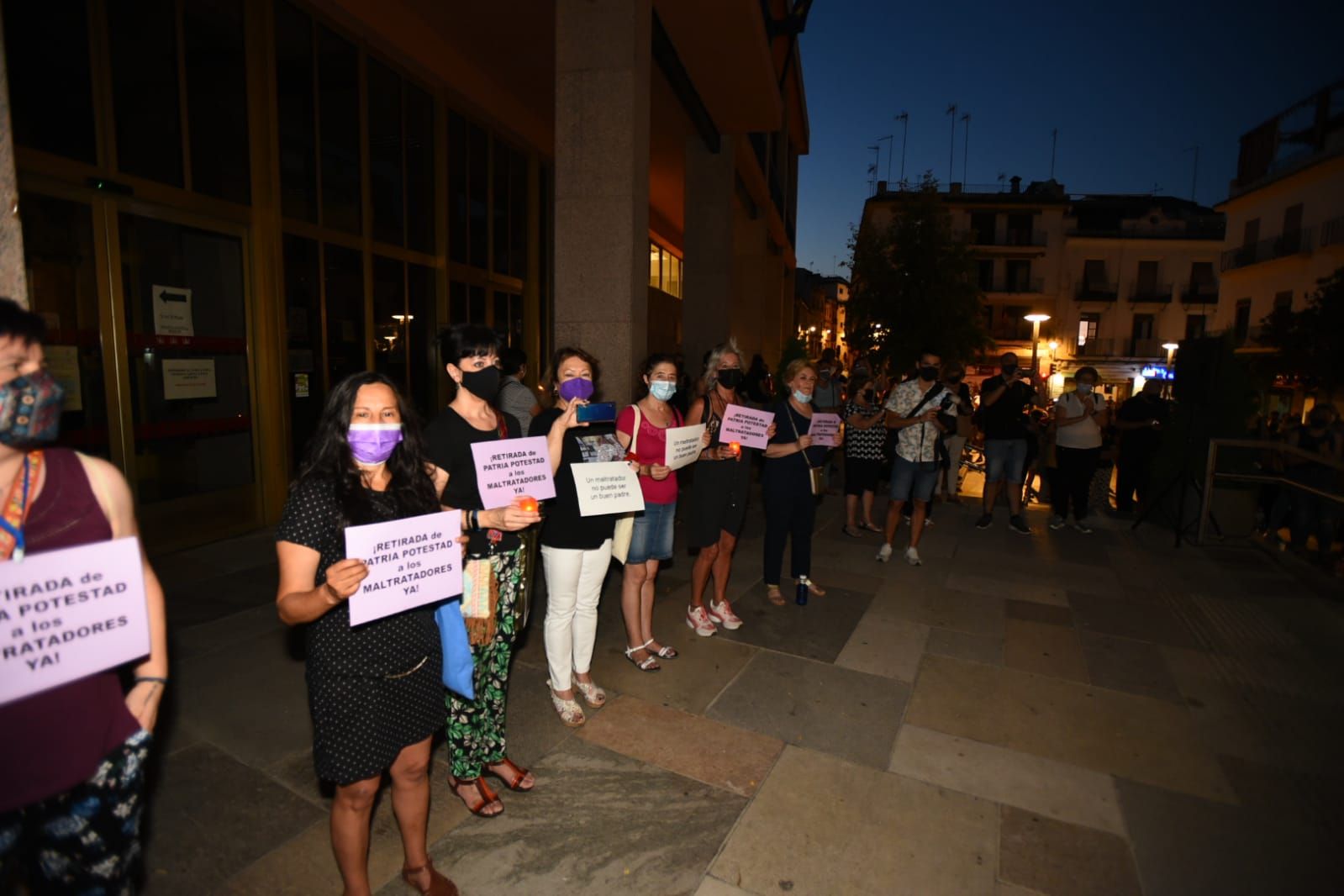 Córdoba sale a la calle para mostrar su repulsa por los últimos crímenes machistas