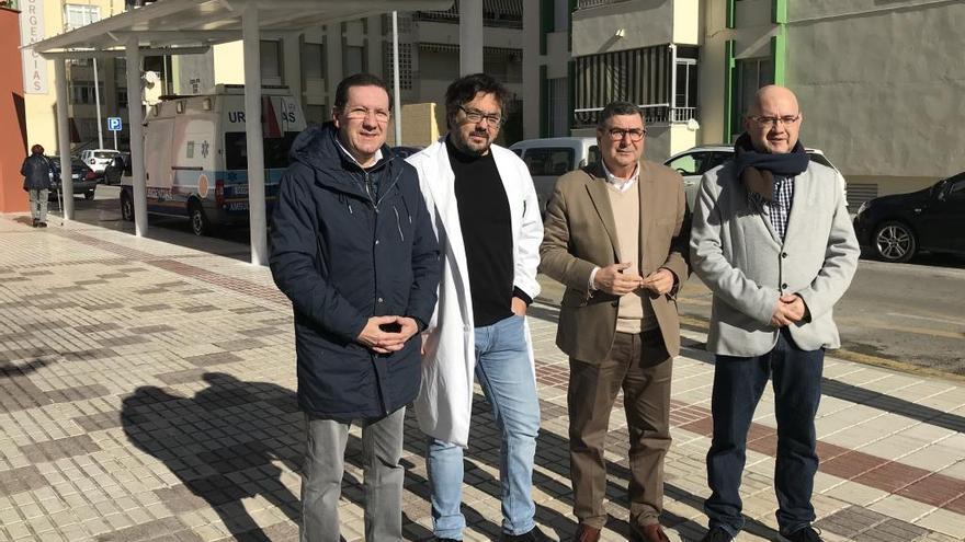 El alcalde de Vélez-Málaga, Antonio Moreno Ferrer, y el teniente alcalde de Torre del Mar, Jesús Pérez Atencia, visitan las instalaciones.