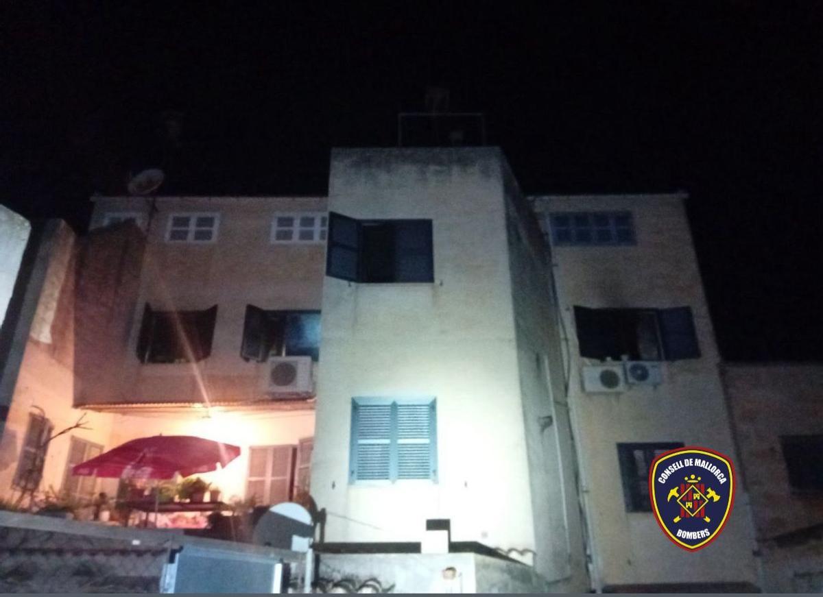 El incendio se declaró en una vivienda de la calle Pare Bartomeu Pou de Algaida