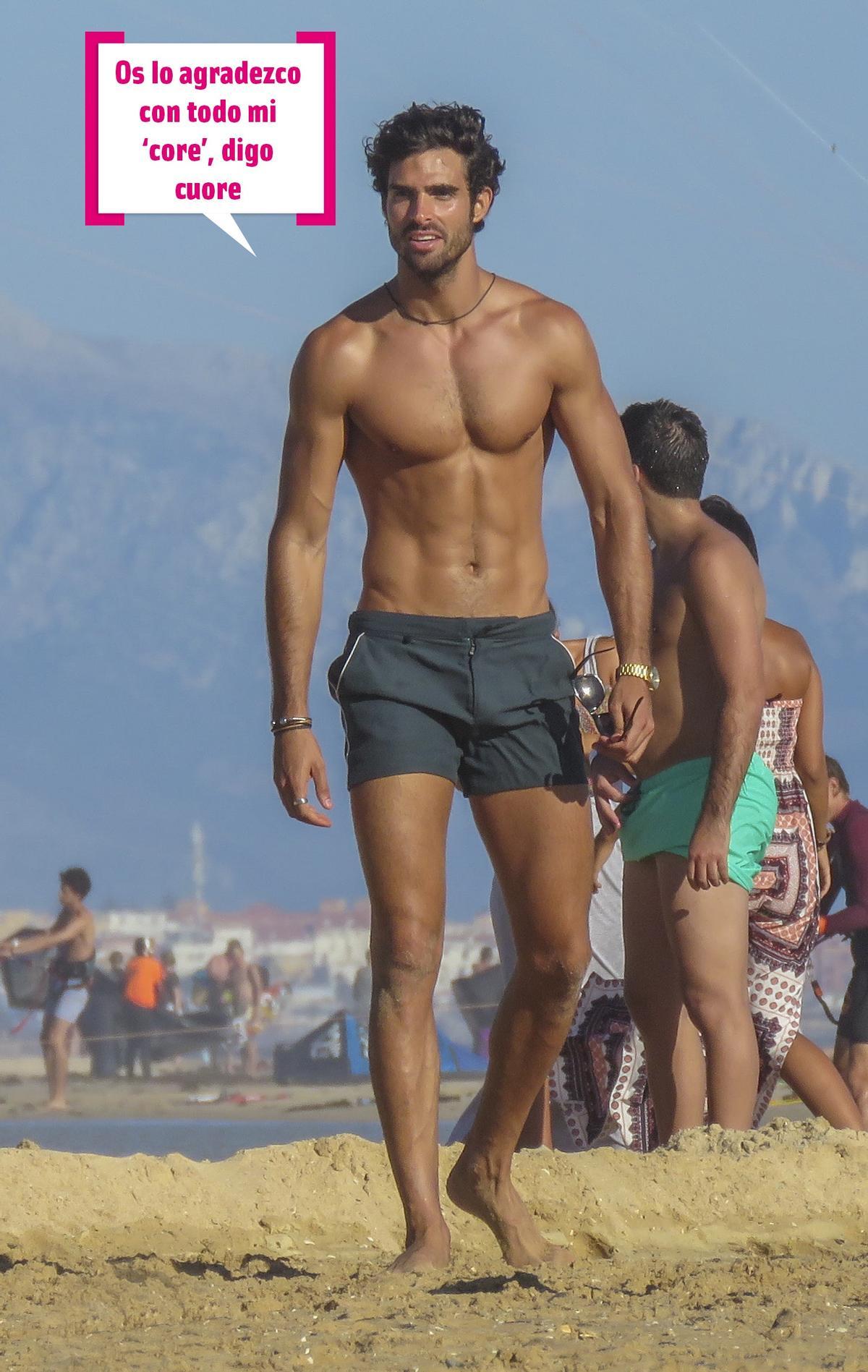 Juan Betancourt en la playa de Marbella