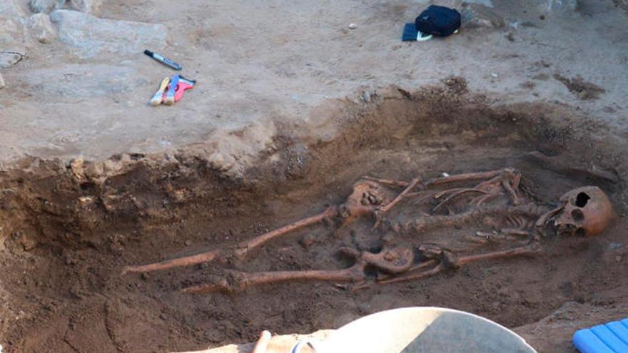 El esqueleto hallado en el yacimiento de A Lanzada. //G. SANTOS
