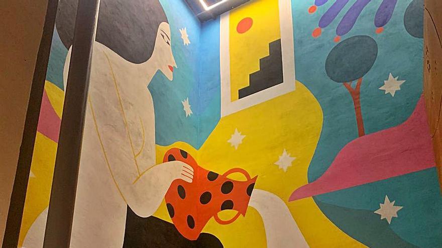 En su interior destaca el mural de Harsa Pati. | ISABEL SAUCO