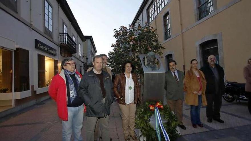 Ribadesella  rinde homenaje  al político local Agustín  Argüelles