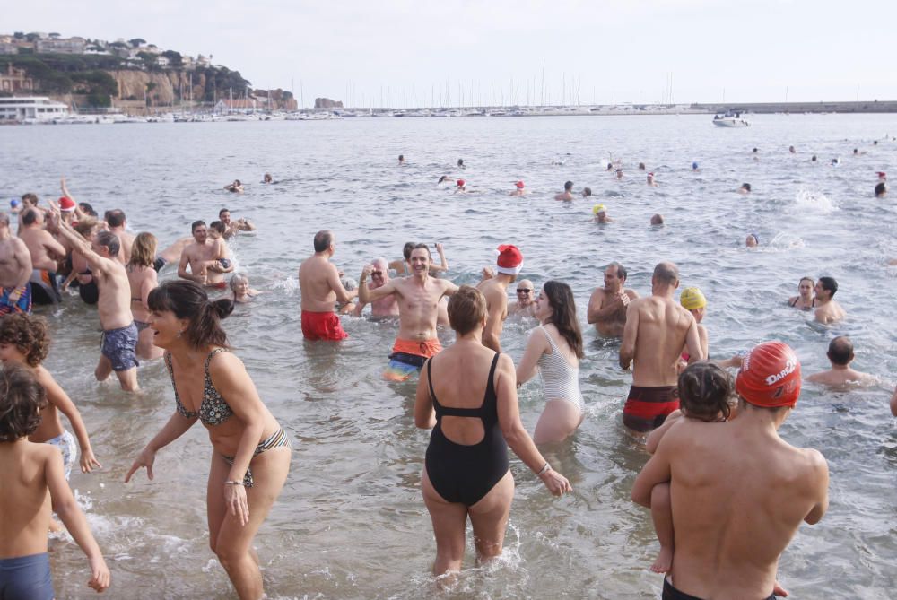 Primer bany de l'Any a 2018 - Sant Feliu de Guíxols