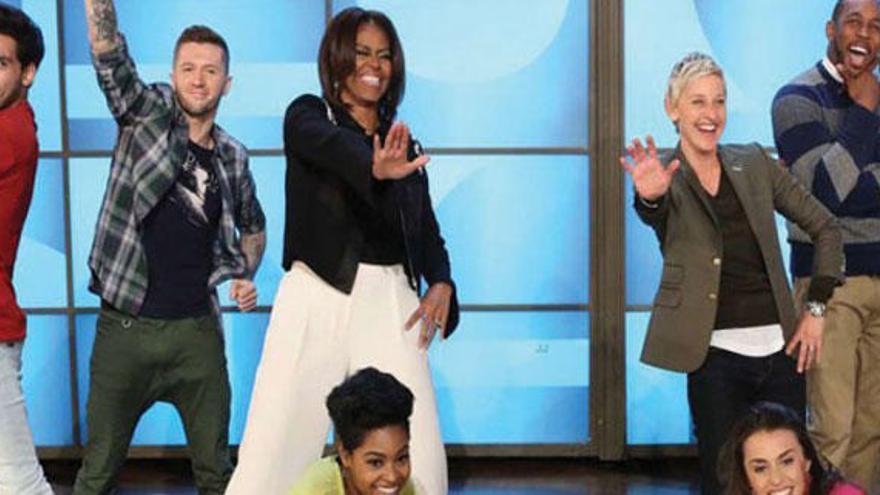 Michelle Obama baila con Ellen.