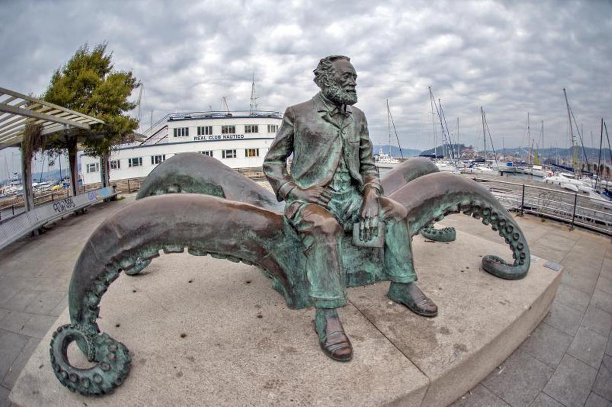 Monumento a Julio Verne en Vigo. | // FDV