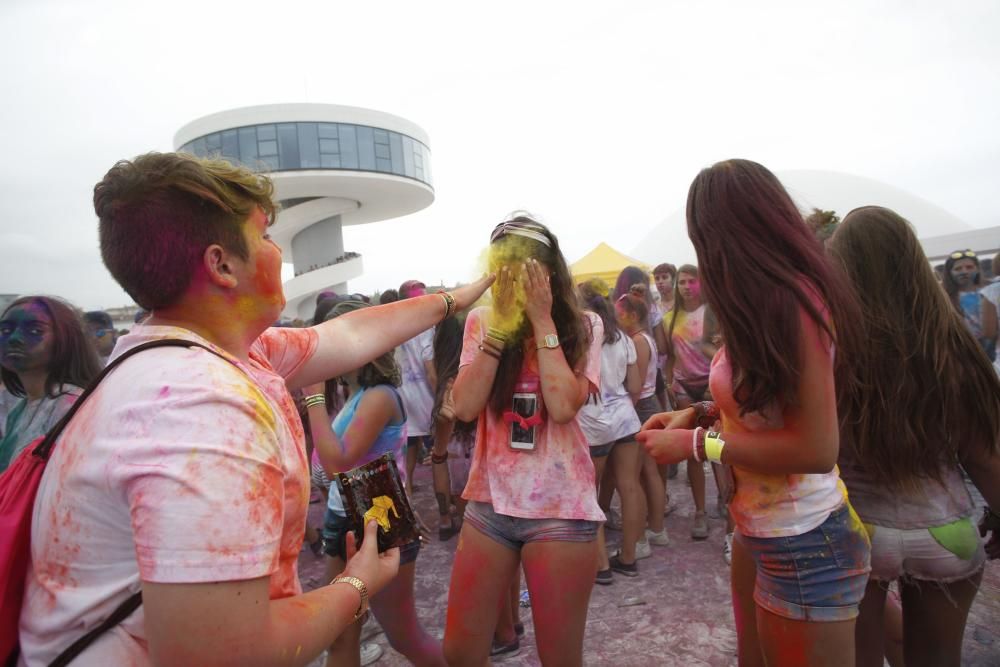 Holi Party en el Niemeyer