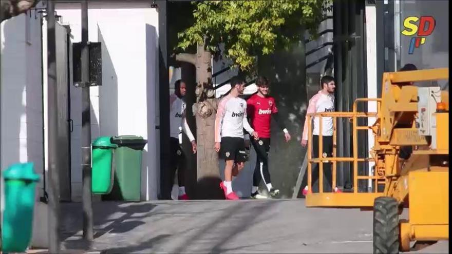 Rodrigo, Gayá y Coquelin ausencias en el entrenamiento