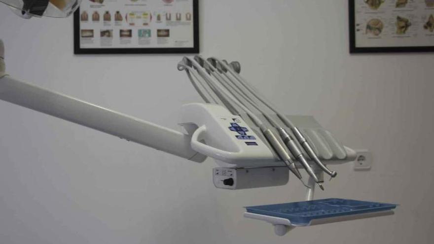 Instalaciones de la clínica dental que dirige el doctor en Odontología, Juan Antonio Santos Marino.