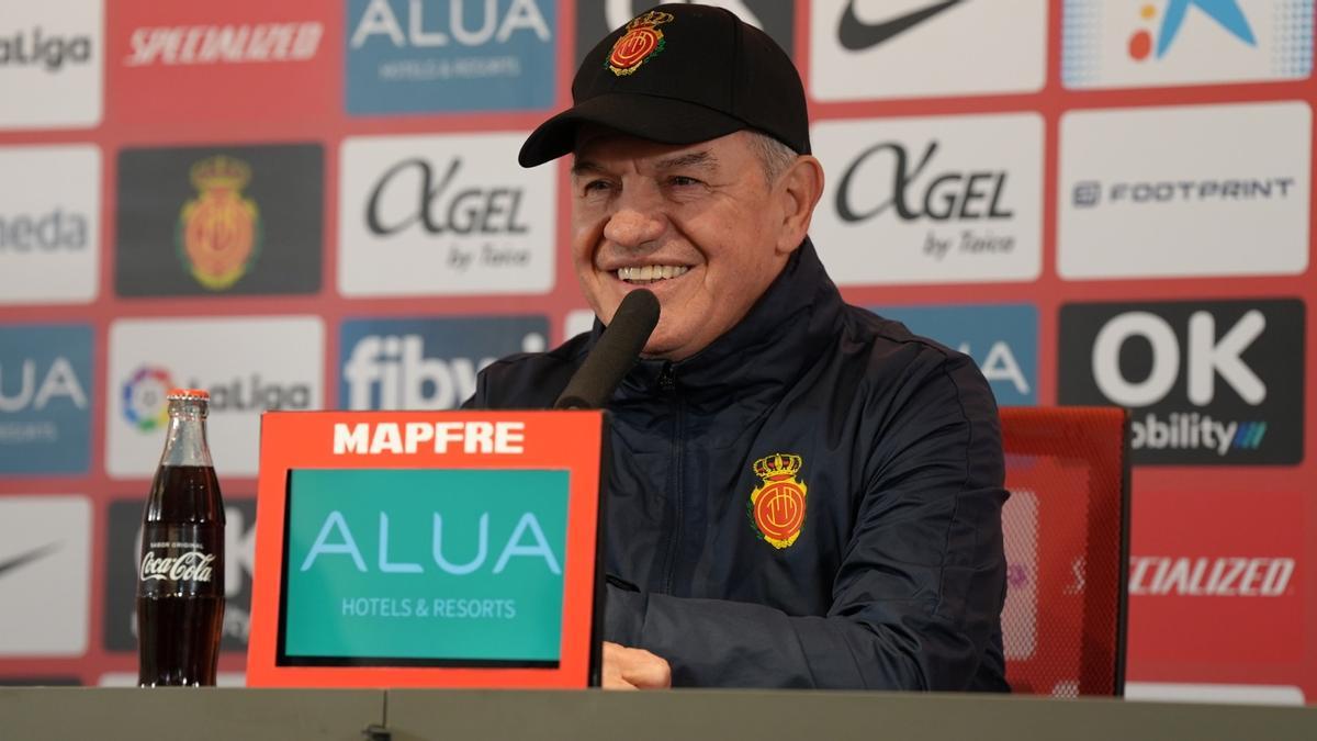 Javier Aguirre, técnico del Real Mallorca hoy en la rueda de prensa que ha ofrecido en Son Bibiloni.