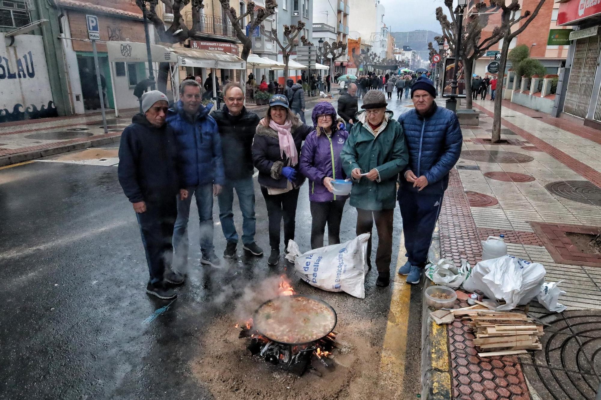 Lluvia en las paellas de Benicàssim