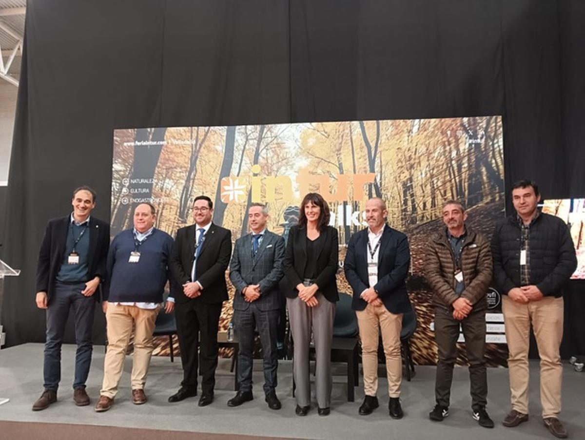 Presentacion en INTUR de la Red de Pueblos de Película con los alcaldes.