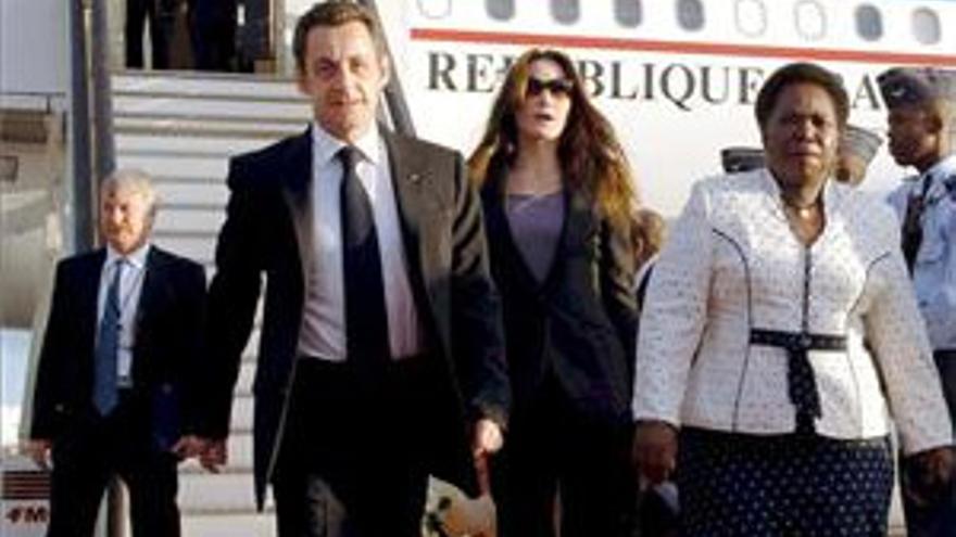 Sarkozy está dispuesto a ir a Colombia a buscar a Betancourt en persona