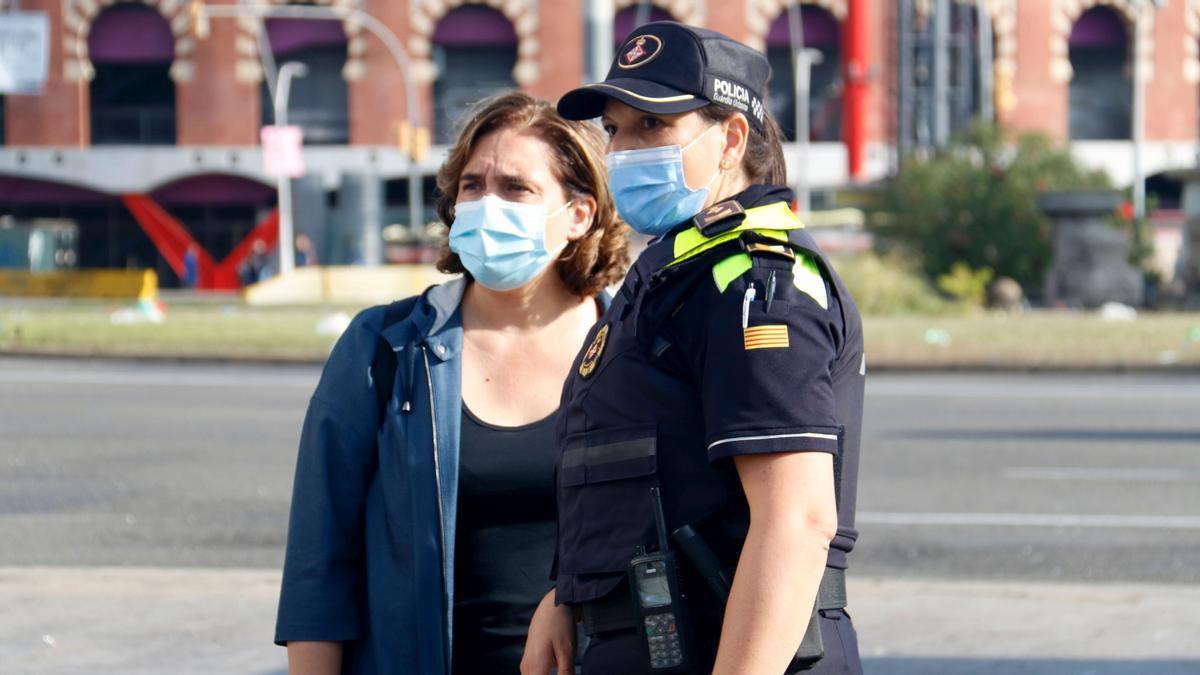 Colau, durante la comparecencia en la que ha pedido a los Mossos un dispositivo reforzado para la noche de este sábado.