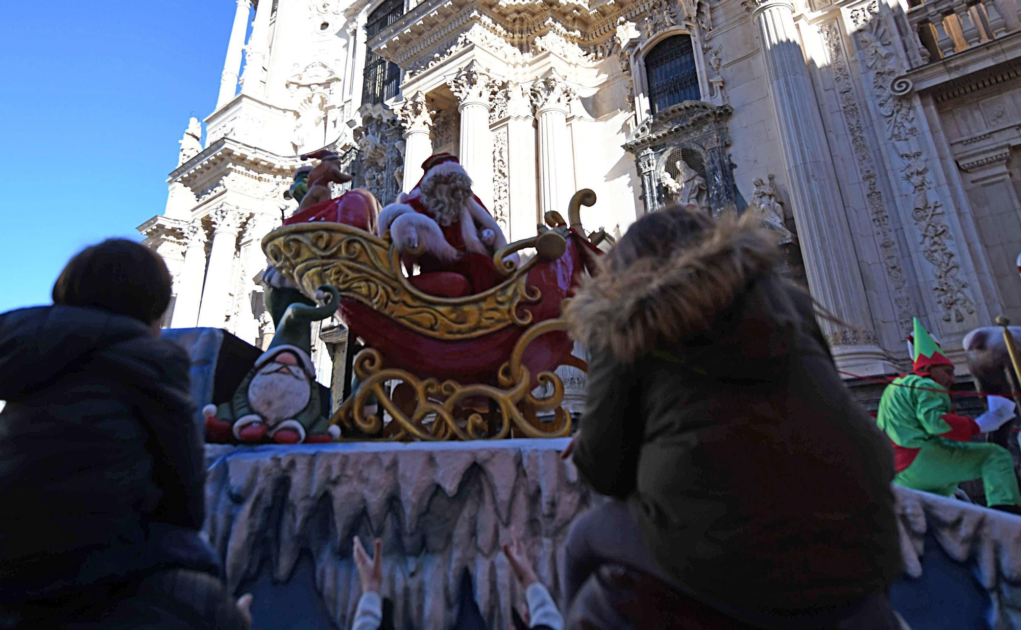 Las mejores imágenes del desfile de Papá Noel en Murcia