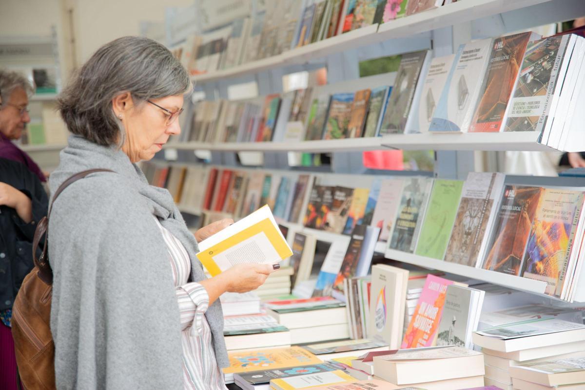 Hi haurà un espai de llibreria a disposició dels assistents a càrrec d’Abacus i la Llibreria de la Plaça del Llibre.