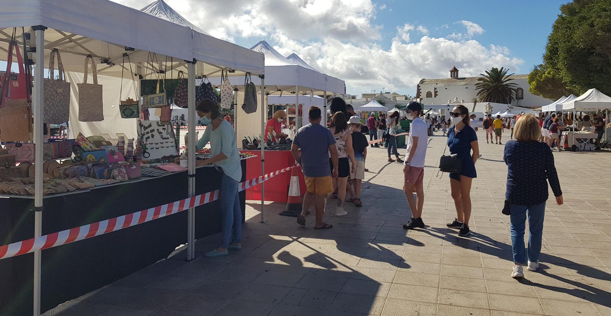 El Mercadillo de Teguise reabre en la Plaza de La Mareta