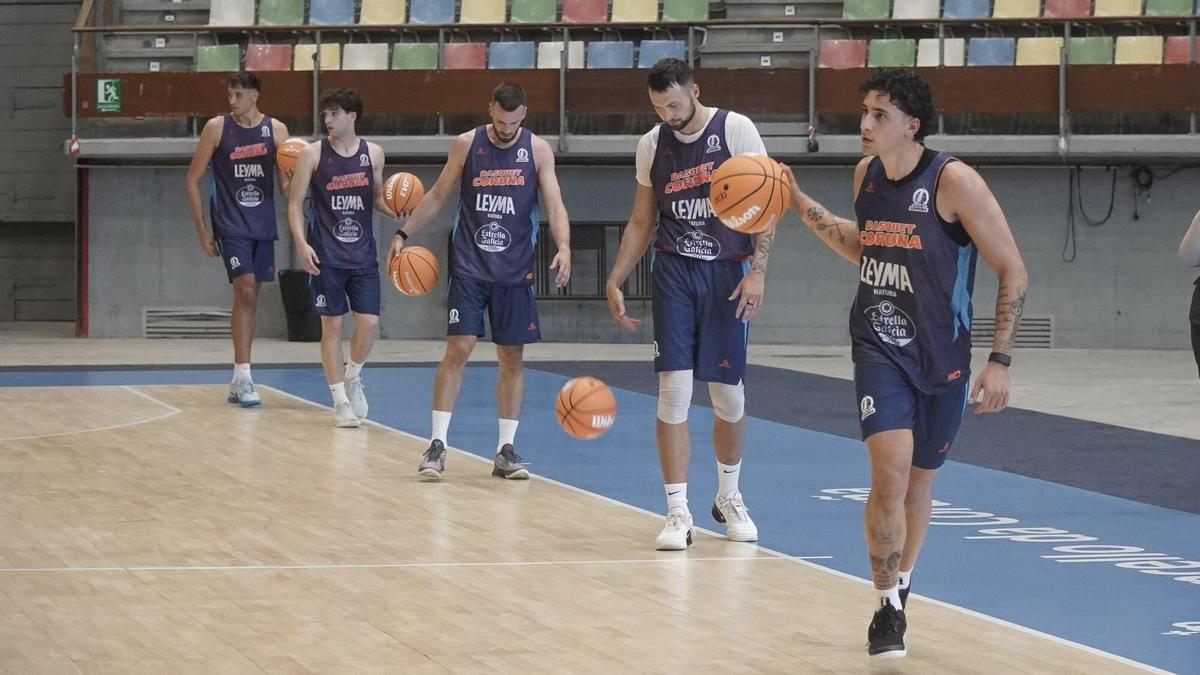 El Leyma Coruña ya pisa la pista del Coliseum en el inicio de la pretemporada