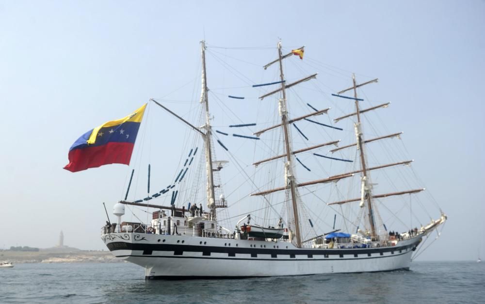 La Regata de Grandes Veleros abandona a A Coruña