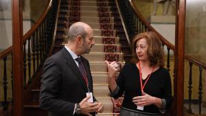Archivo - El presidente del Senado, Pedro Rollán, y la presidenta del Congreso, Francina Armengol, conversan en el pasillo de la Cámara Baja