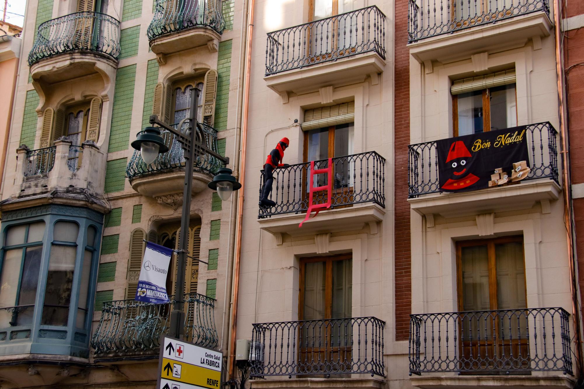 La Navidad se cuela por los balcones de Alcoy