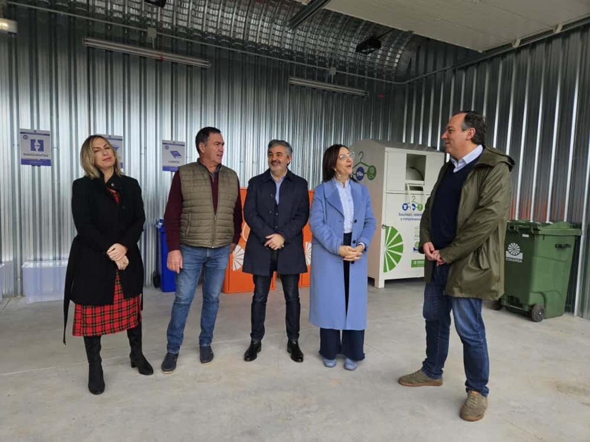 La inauguración del punto limpio