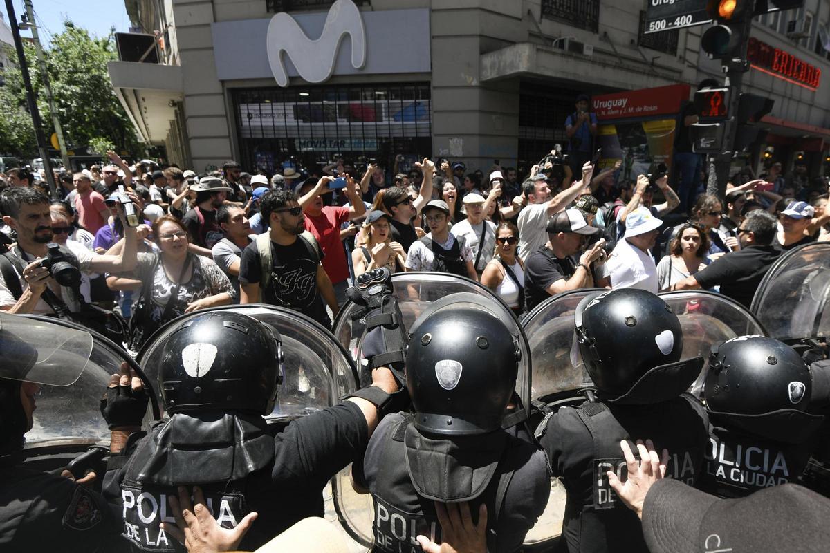 Protesta sindical en Argentina contra las políticas de Milei