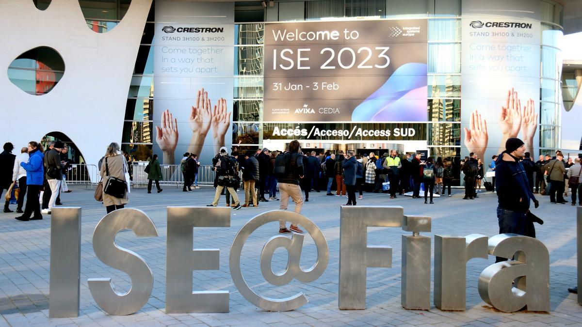 Accesos al recinto Fira Barcelona Gran Via en el primer día del congreso ISE 2023