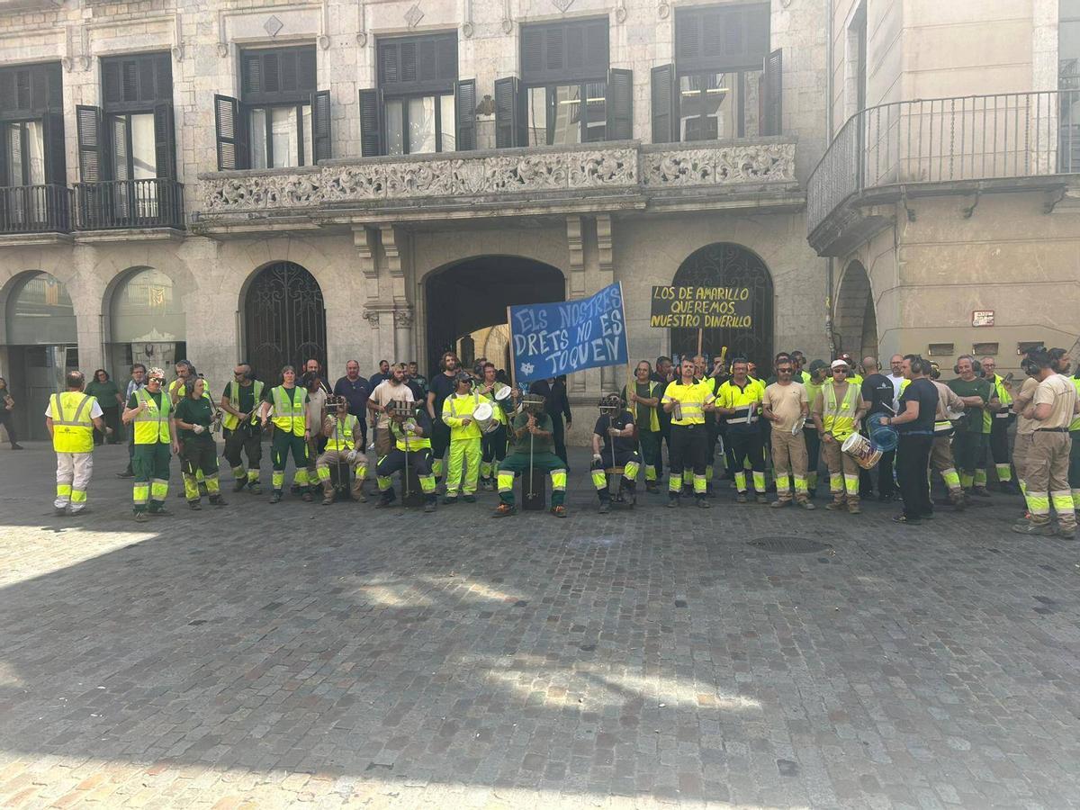 Una protesta de les brigades municipals el passat mes d'abril.