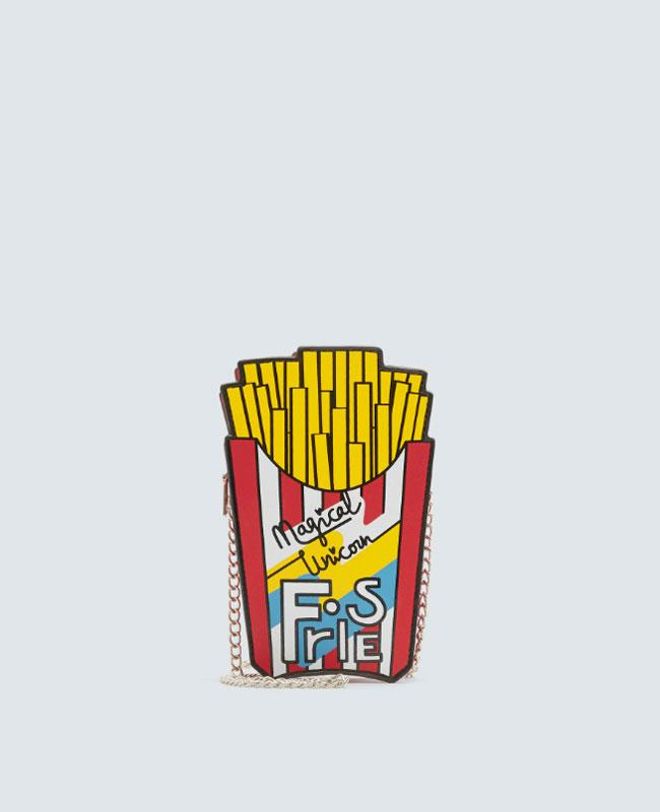 Bandolera de Pull & Bear con forma de patatas fritas
