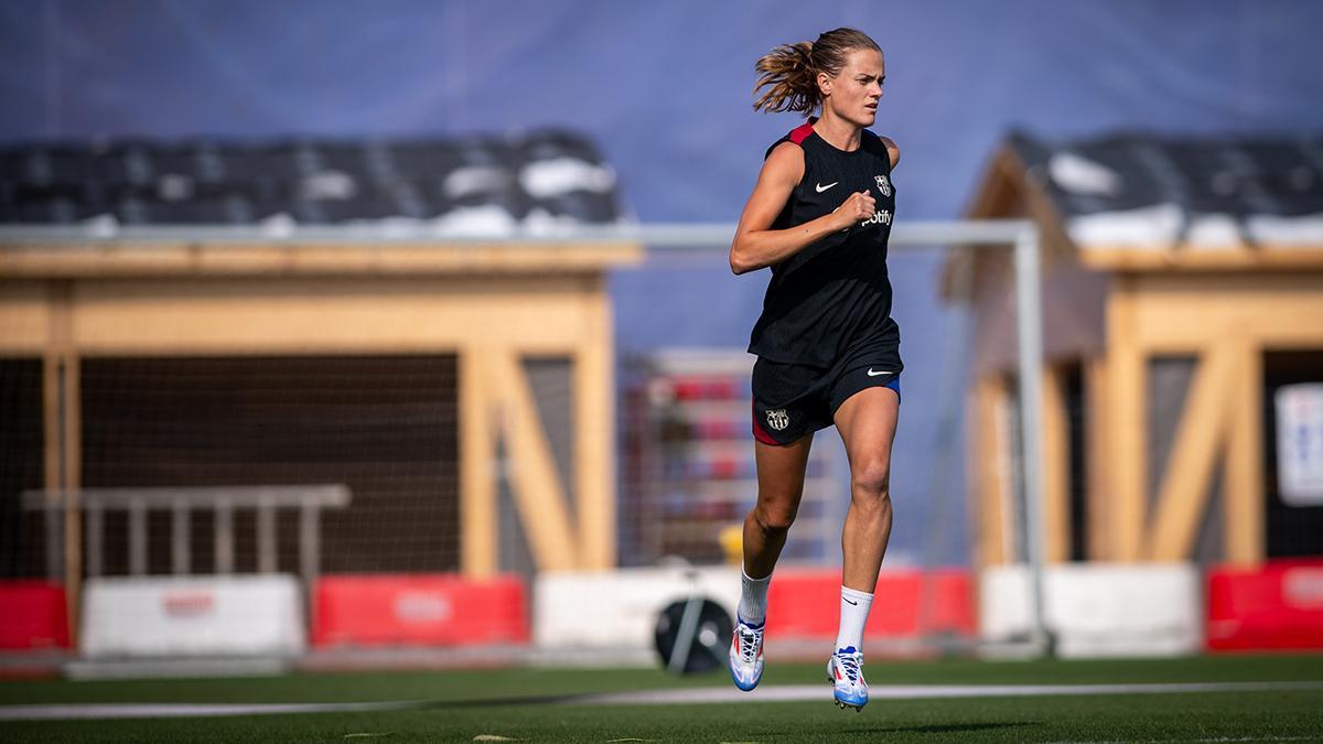 Irene Paredes en el entreno del Barça en la Ciutat Esportiva Joan Gamper