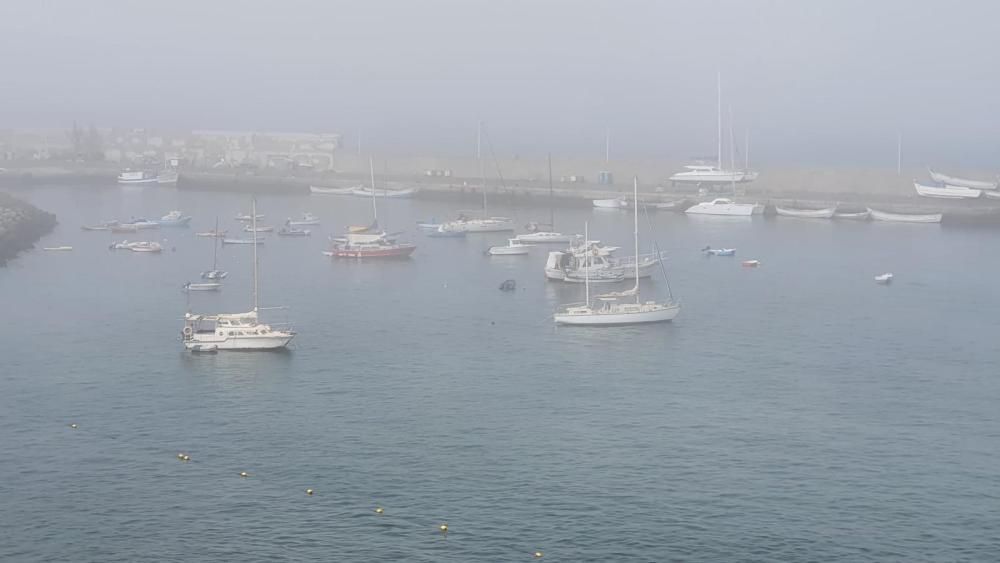 La niebla engulle el municipio de Mogán.