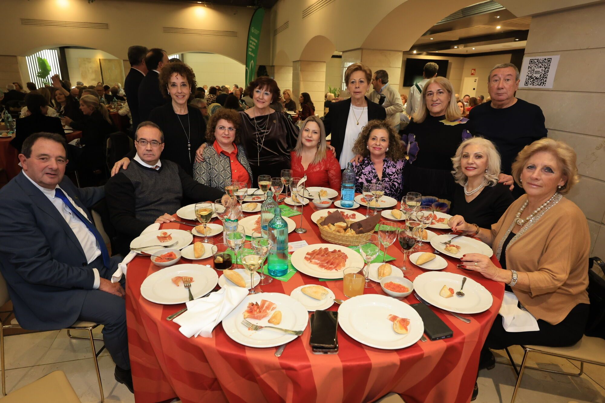 La AECC rinde homenaje al voluntariado en su tradicional cena solidaria