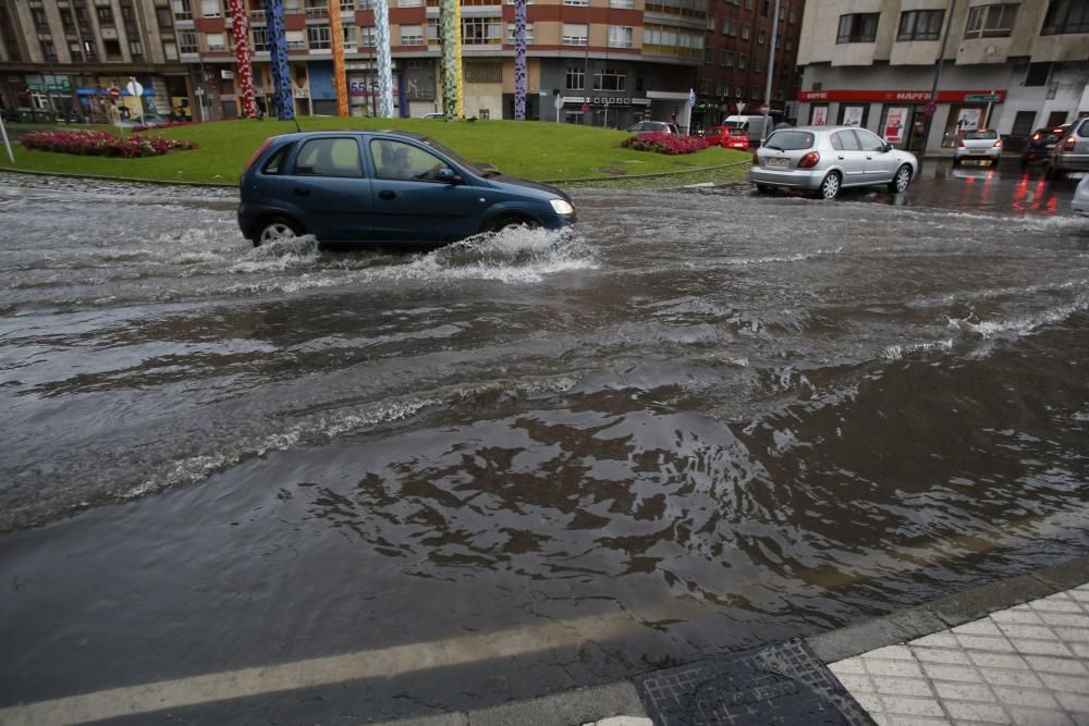 El temporal causa importantes inundaciones en Avilés