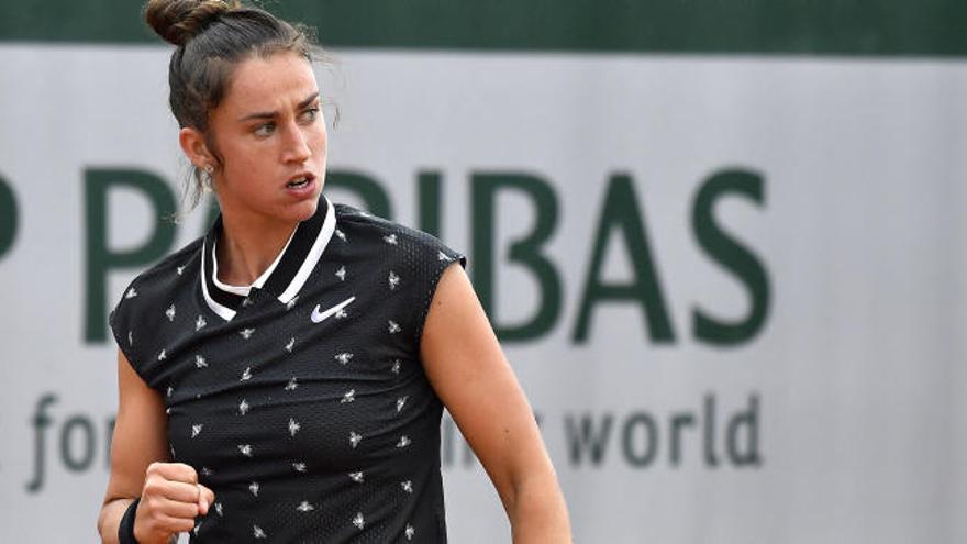 Sara Sorribes celebra un punto en Roland Garros