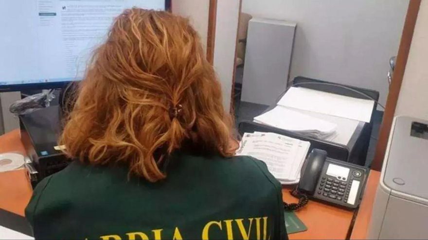 La Guardia Civil pone a media España en alerta por los cargos en la cuenta del banco tras perder la conexión del móvil