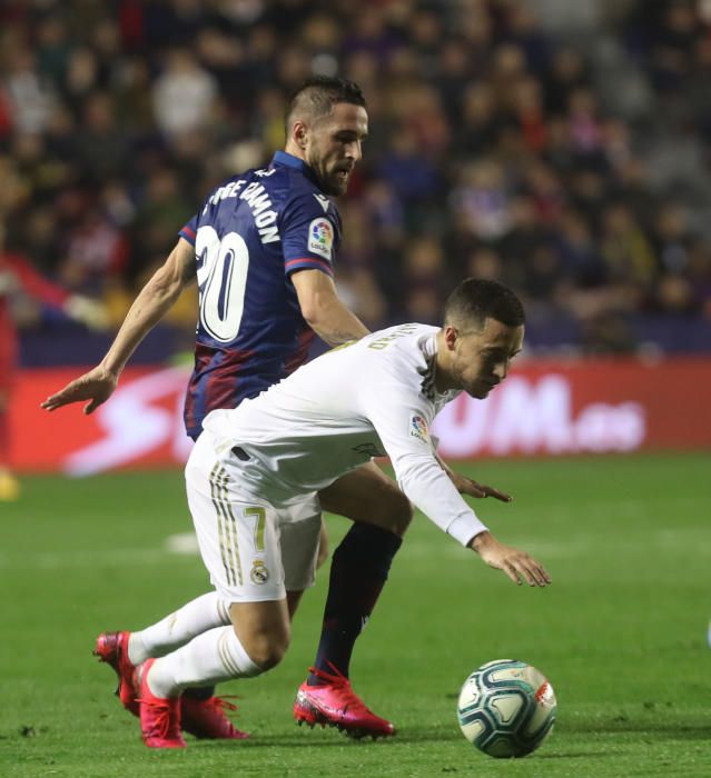 Las mejores imágenes del Levante UD - Real Madrid