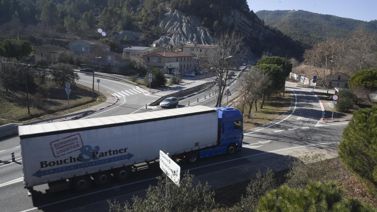 Tram de la C-55 al seu pas per Castellgalí