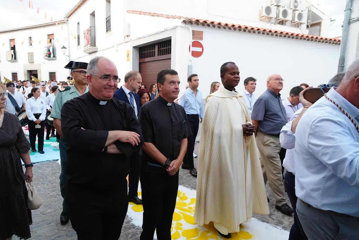Dos Torres llena de color sus calles con las alfombras de sal por San Roque Dos Torres llena de color sus calles con las alfombras de sal por San Roque