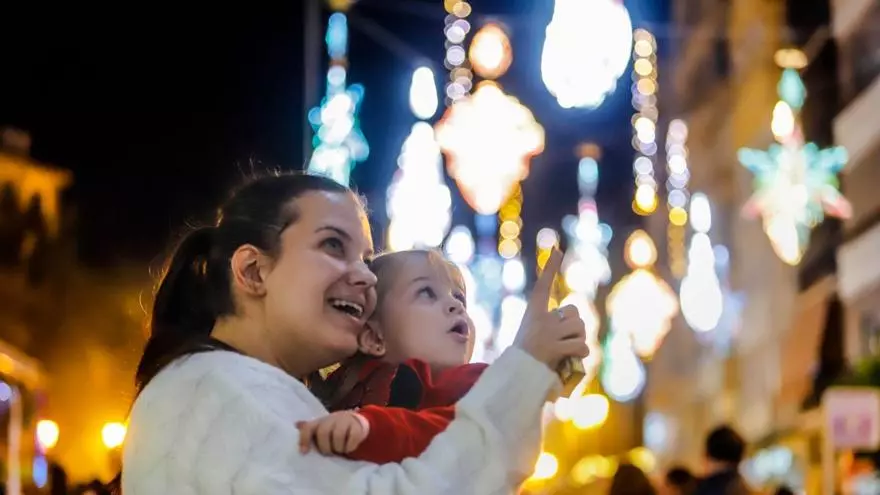 Guía de la Navidad en Puente Genil: la ciudad más madrugadora en prender el alumbrado navideño